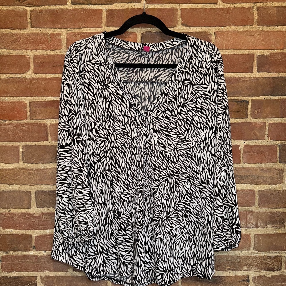 Vince Camuto Black and White Leaf Print Blouse